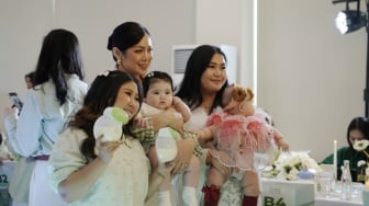 Jessica Iskandar dan Kiky Saputri Buktikan: Menyusui Prioritas Utama, Meski Jadi Public Figure!