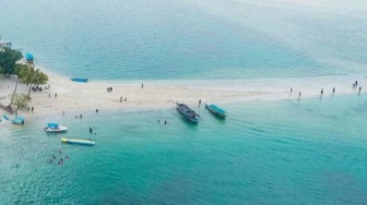 Pulau Mahitam, Menyaksikan Pesona Terumbu Karang di Pesawaran Lampung