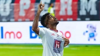 Buka Matamu Patrick Kluivert, Yance Sayuri Hattrick Malam Ini!