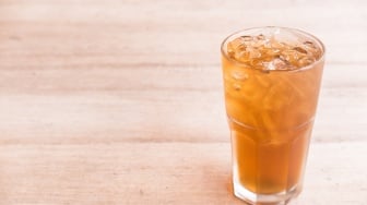 Bahaya di Balik Es Teh Manis: Minuman Favorit yang Menyegarkan tapi Bisa Mematikan?