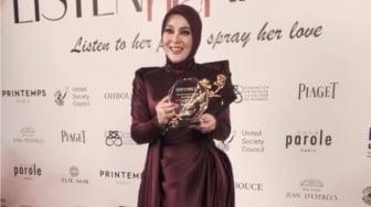 Pendidikan Syahrini: Dapat Penghargaan UNESCO, Tapi Pidato Bahasa Inggris Ramai Diledek