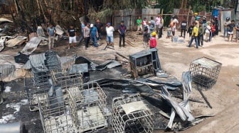 Gudang Diduga Penimbunan BBM Ilegal Terbakar di Bukittinggi, Disertai Ledakan