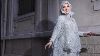 Sosok Profesional di Balik Penampilan Cetar Syahrini di Cannes 2025