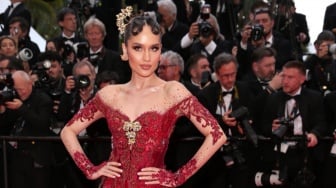 Gandeng Cinta Laura, Wafer Stick Legendaris Ini Siap Rebut Hati Gen Z