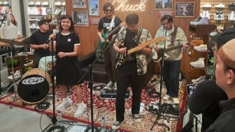 Chuck Taylor Bangkit Kembali! Converse Hadirkan Double Stack yang Lebih Berani di 2025