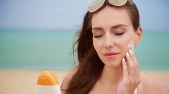 Tips Pilih Sunscreen yang Gak Bikin Makeup Longsor, Jangan Sampai Salah!