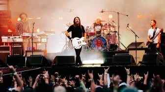 Di Tengah Kabar Manggung di Indonesia, Foo Fighters Pecat Drummer Josh Freese