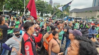 Patung Kuda Jadi Lautan Ojol: Ada Apa dengan Demo Hari Ini?