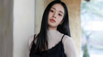 Nyaman dan Modis! 4 Padu Padan OOTD ala Ahn Eun Jin yang Wajib Disontek