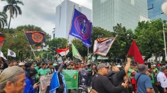 Menyemut di Patung Kuda, Kawasan Ring Satu Istana Mendadak Lumpuh Imbas Demo Ojol