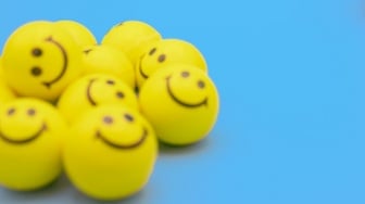 Makna Emoji Tersenyum bagi Gen Z: Ternyata Bukan Tanda Ramah, tapi ...