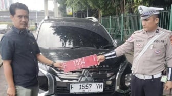 Viral! Mobil Dinas Bappenda Bogor Palsukan Plat Nomor, Kena Tilang Polisi