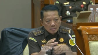 Cerita di DPR, Jampidsus Sebut Anak Buahnya Nyaris Pingsan saat Temukan Rp920 M di Rumah Zarof Ricar