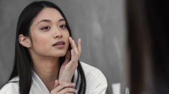 Tak Cuma Niacinamide, Ini 9 Kandungan Skincare yang Efektif Atasi Kulit Kusam