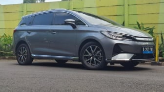 BYD M6 Superior Captain Seat Mobil Listrik Keluarga dengan Ruang Kabin Premium