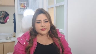 Lisa Mariana Dandan Jam 2 Pagi Demi Hadiri Sidang Gugatan Ridwan Kamil, Pengantin Minggir Dulu