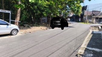 Parkir Sembarangan di Jalan Sempit Bisa Picu Kecelakaan, Ini Solusinya