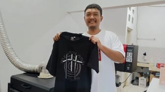 Kaos dari Bekasi Tembus Pasar Dunia: Perjalanan Inspiratif UMKM "MegaBlast yang Mendunia