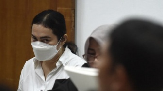 Sosok Darmawati: Istri Muhrijan alias Agus, Bos Judi Online Komdigi