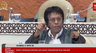 Absensi Rapat DPR Jadi Polemik: Adian PDIP Pasang Badan, Gaji Tak Boleh Dipotong