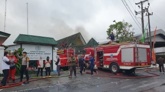 Kebakaran Pabrik Garmen Sleman, Akses Terbatas Hambat Pemadaman