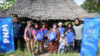PNM Salurkan 10 Ton Pakaian Favorit Karyawan dan 60 Kg Jeans Lewat Aksi Decluttering