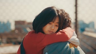 Ulasan Film Maggie: Komedi Absurd yang Sarat akan Makna