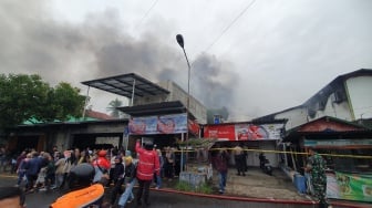 Detik-Detik Kebakaran Pabrik Garmen di Sleman: Puluhan Mobil Damkar Dikerahkan!