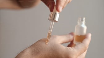 5 Rekomendasi Serum Vitamin C Terbaik: Cerahkan Kulit, Tameng Radikal Bebas