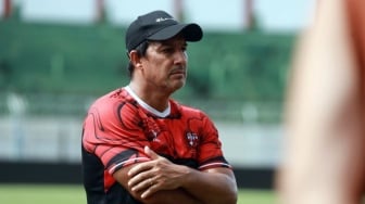 Alfredo Vera Masuk Nominasi Pelatih Terbaik Usai Selamatkan Madura United