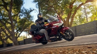 AHM Hadirkan Honda Gold Wing Edisi Spesial 50 Tahun