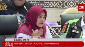 Curhat di DPR, Emak-emak Ini Sebut Sistem Aceng dan Slot Cekik Mitra Ojol: Tolong Dihapus Pak!