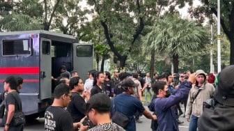 Tuntut Penyelesaian Tragedi 1998, 93 Mahasiswa Trisakti Digelandang ke Polda Metro Jaya