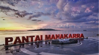 Pantai Manakarra, Tetap Menarik Meski Tanpa Pasir Pantai