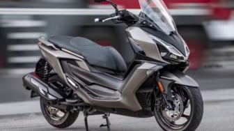 Pesona Sport Touring Kymco Downtown Bikin Panas, Yamaha XMAX Kalah Kelas