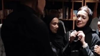 Kondisi Najwa Shihab di Hari Pemakaman Suami, Tak Menangis tapi Tatapan Kosong