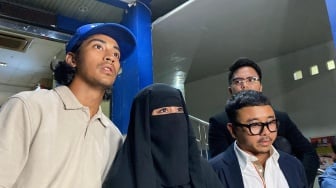 Didampingi Abidzar Al Ghifari, Umi Pipik Laporkan 2 Akun Medsos yang Menghinanya