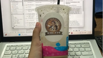 Susu Mak Tam Rasa Kopi Klasik: Pelipur Tugas yang Menyulut Semangat Belajar