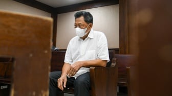 Terdakwa kasus dugaan korupsi pengelolaan tata niaga komoditas timah di wilayah Izin Usaha Pertambangan (IUP) PT Timah, Hendry Lie bersiap menjalani sidang dengan agenda pembacaan tuntutan di Pengadilan Tipikor, Jakarta, Kamis (22/5/2025). [ANTARA FOTO/Muhammad Adimaja/Spt]
