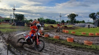 Trial Game Dirt 2025 di Semarang: Lintasan Berlumpur Jadi Tantangan Seru bagi Crosser Nasional