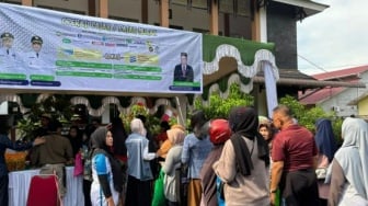 Warga Pontianak Rela Antre di Pasar Murah, Ini Daftar 3 Kecamatan yang Bakal dapat Giliran Besok!