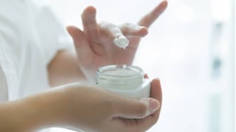 5 Moisturizer Mengandung Bisabolol yang Aman Buat Kulit Sensitif, Bye-Bye Kemerahan!