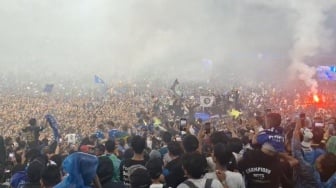 Bobotoh Menyemut di Stadion GBLA Rayakan Persib Juara Liga 1 2024/2025