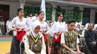 Setra Pangistren: Prosesi Pelepasan Kelas XII di SMA Negeri 1 Purwakarta