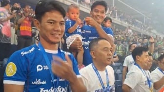 Momen Epik! Ribuan Bobotoh Tumpah Ruah di GBLA Rayakan Gelar Juara Persib!