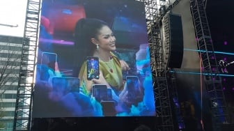 Kasih Sepatu Hak Tinggi di Soundfest 2025, Kris Dayanti Sempat Protes Penonton