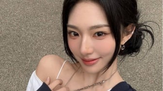 Simpel nan Stylish! Ini 4 Look Outfit Xinyu TripleS yang Harus Kamu Lirik