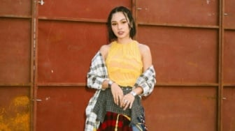 7 Mix and Match ala Andien Aisyah, Unik dan Berani Tapi Tetap Fashionable