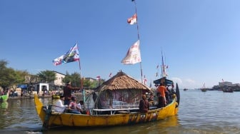 BRI Ikut Ramaikan Sedekah Laut Tambak Lorok, Dukung Literasi dan Digitalisasi Keuangan Nelayan