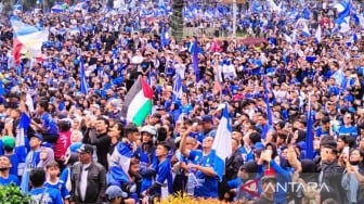 Persib Bandung Juara Liga 1, Dedi Mulyadi Guyur Bonus Rp2 Miliar Bukan dari Uang Negara